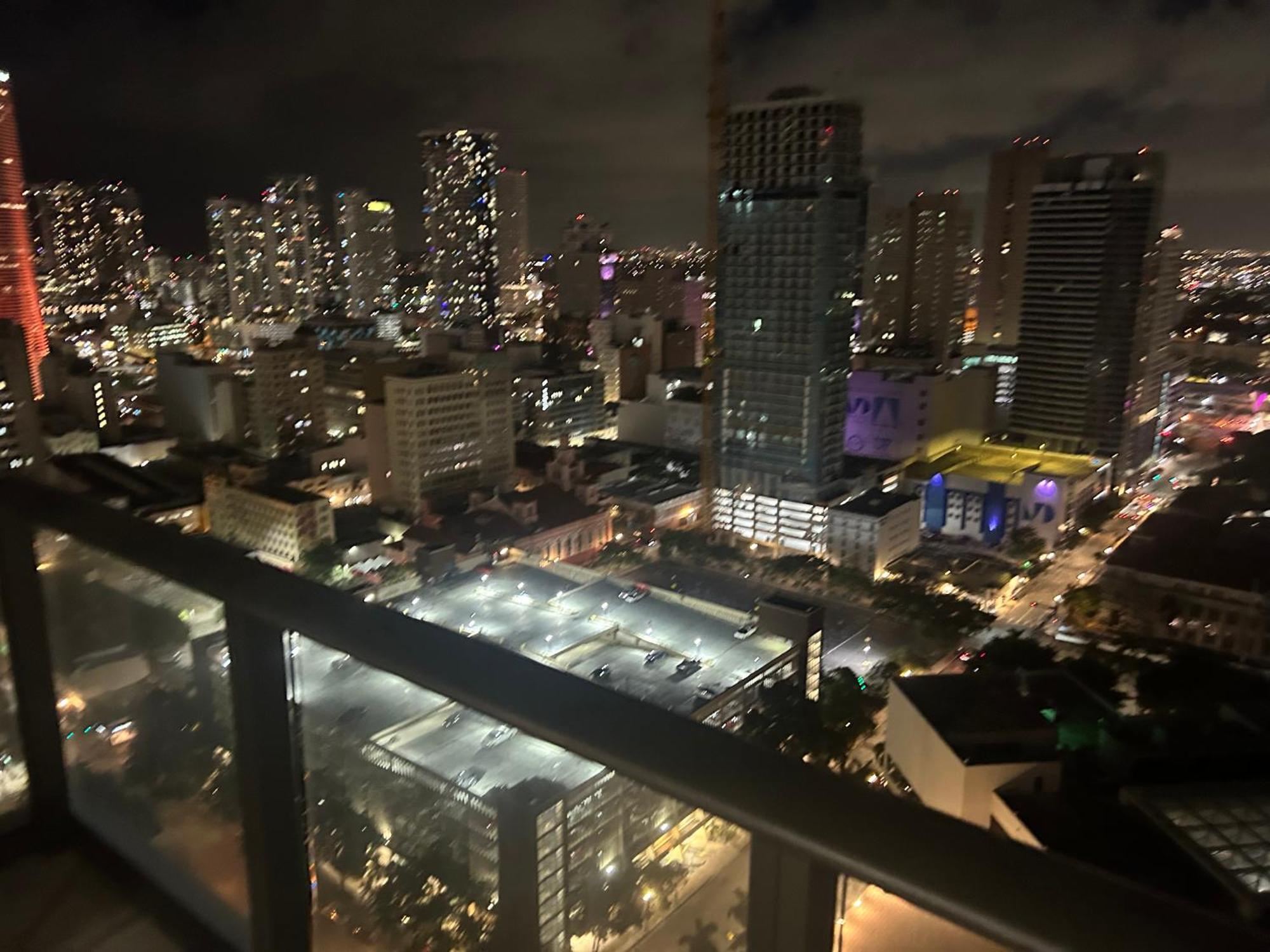 Apartment Luxury High Rise