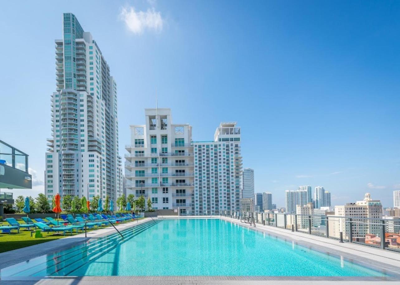 Luxury High Rise Apartment *