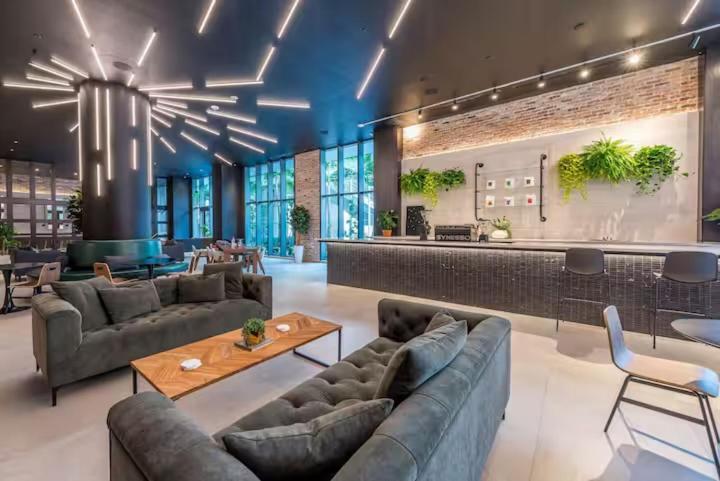 Luxury High Rise Apartment Miami