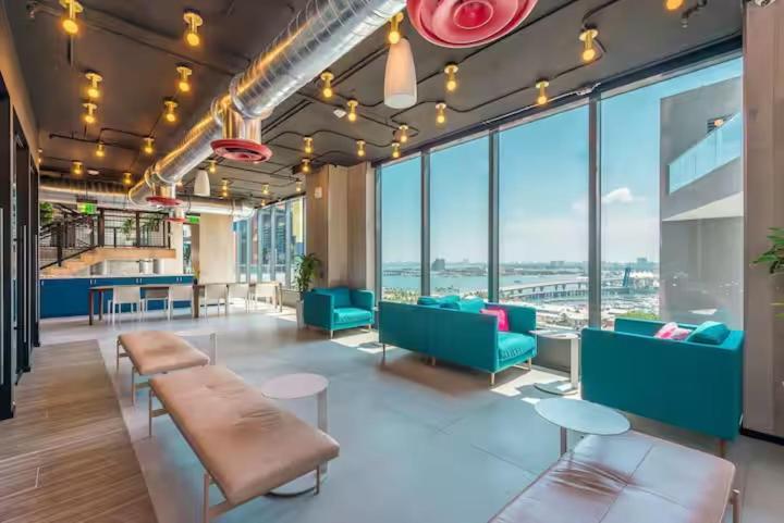 Apartment Luxury High Rise Miami