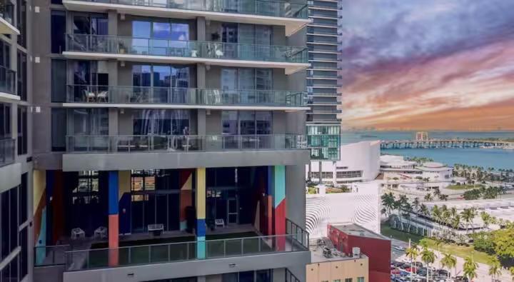 Luxury High Rise * Miami